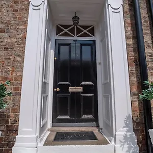 17 Penleys Grove Street Holiday home