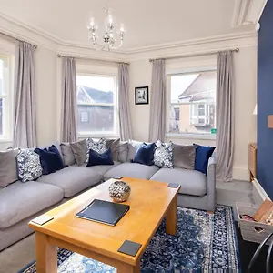 Patrick's Pool- 4 Bedroom,4 Bathroom, Luxury Townhouse! Holiday home