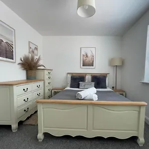 https://barry-waterfront-stays.exeterhotels.net