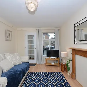https://9-hampton-strand.belfasthotelsireland.com